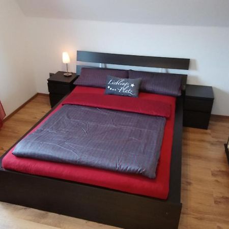 אולדנבורג Private Zimmer Bei Der Weser-Ems-Halle מראה חיצוני תמונה